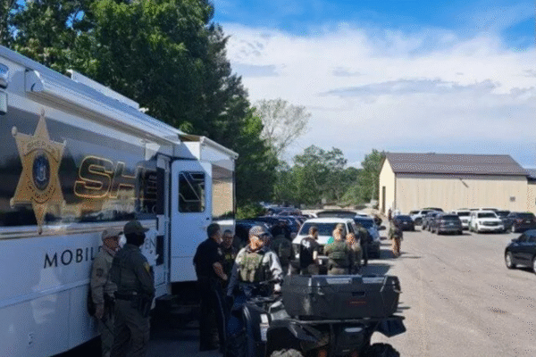 Massive Immigration Raid at Hyundai Metaplant in Georgia Results in 475 Arrests — Most Are Korean Nationals Massive Immigration Raid at Hyundai Metaplant in Georgia Results in 475 Arrests — Most Are Korean Nationals