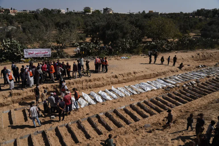 LIVE: Palestinians in Gaza Bury ‘Unrecognisable’ Bodies Returned by Israel
