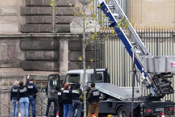 Makers of Lift Used by Louvre Thieves Turn Heist Into Viral Marketing Moment